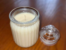 Load image into Gallery viewer, French Vanilla Amber Scent Old Fashioned Jar Candle

